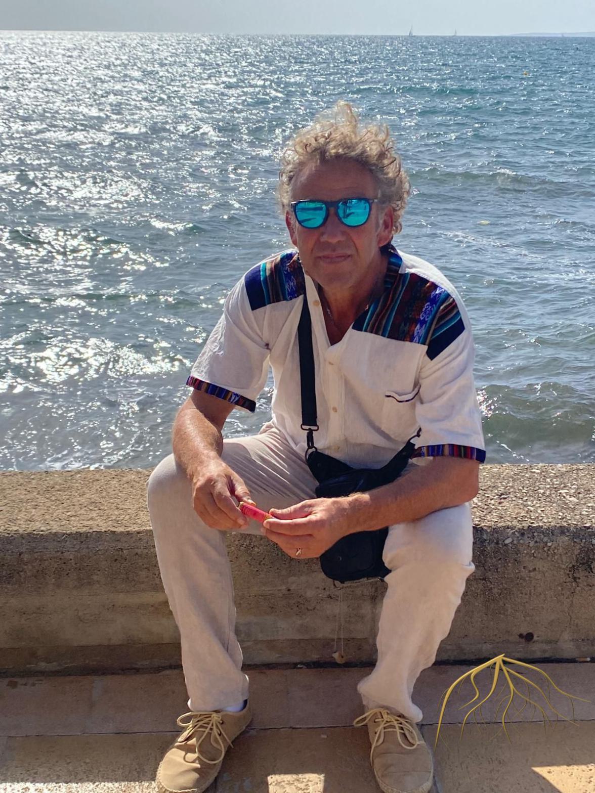 Der Mann mit der Brille